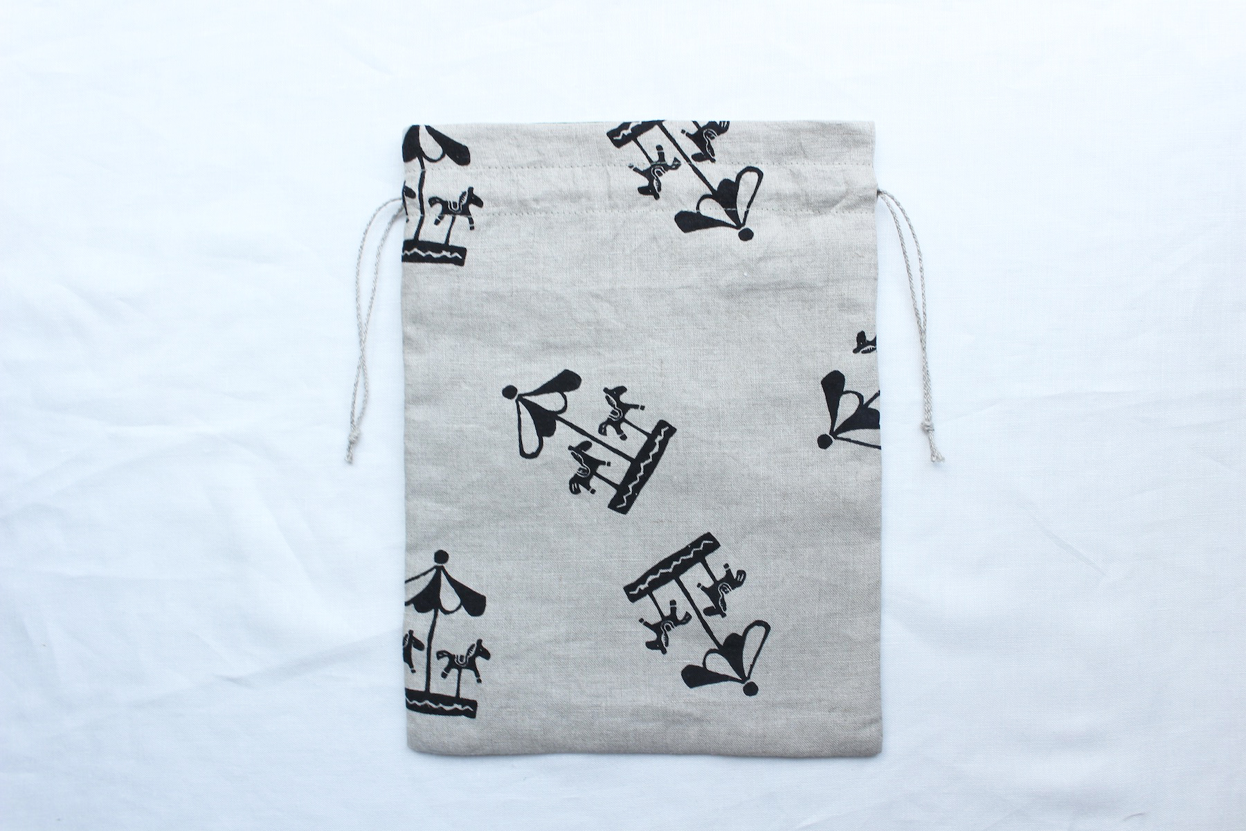 リネンプリントカ回転木馬で作る巾着セット